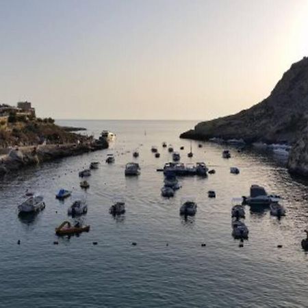 Seafront Penthouse With Terrace In Xlendi, Gozo Lejlighed Eksteriør billede