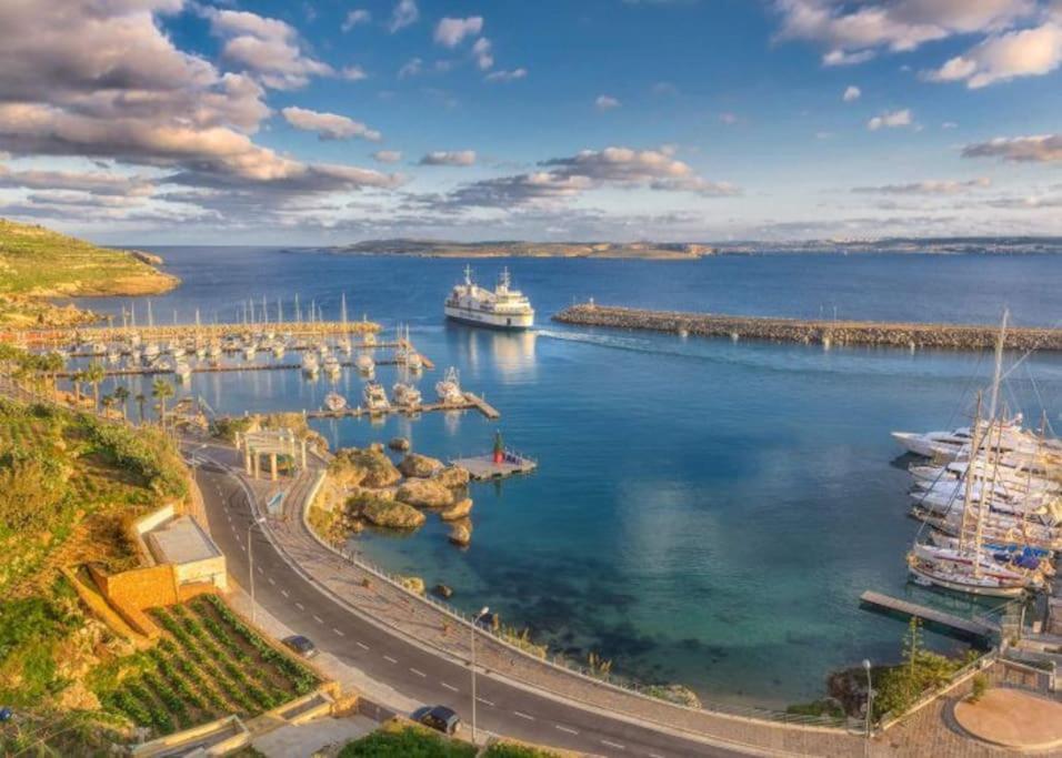 Seafront Penthouse With Terrace In Xlendi, Gozo Lejlighed Eksteriør billede
