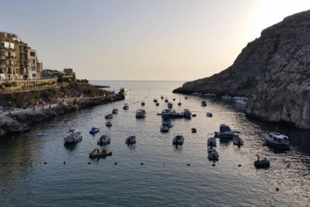 Seafront Penthouse With Terrace In Xlendi, Gozo Lejlighed Eksteriør billede