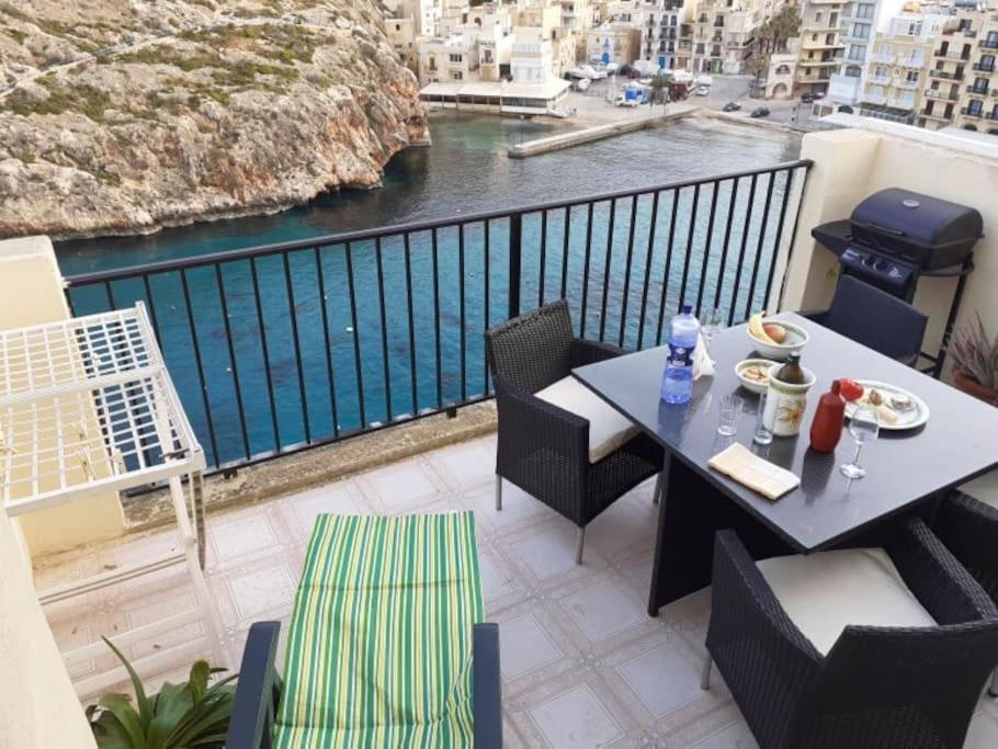 Seafront Penthouse With Terrace In Xlendi, Gozo Lejlighed Eksteriør billede