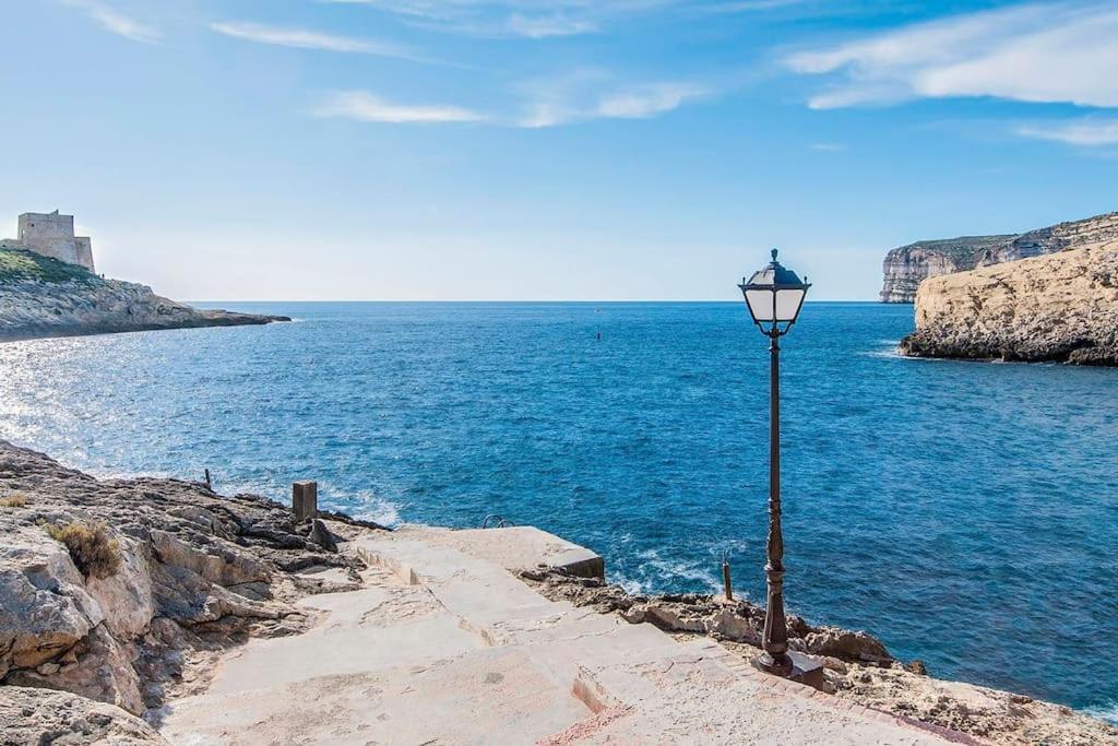 Seafront Penthouse With Terrace In Xlendi, Gozo Lejlighed Eksteriør billede